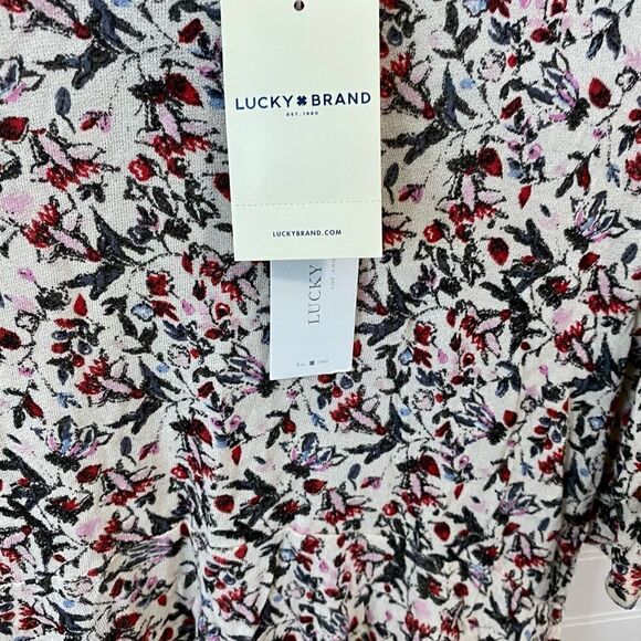 Lucky Brand Floral Print Flutter Sleeve Top - Picture 6 of 7